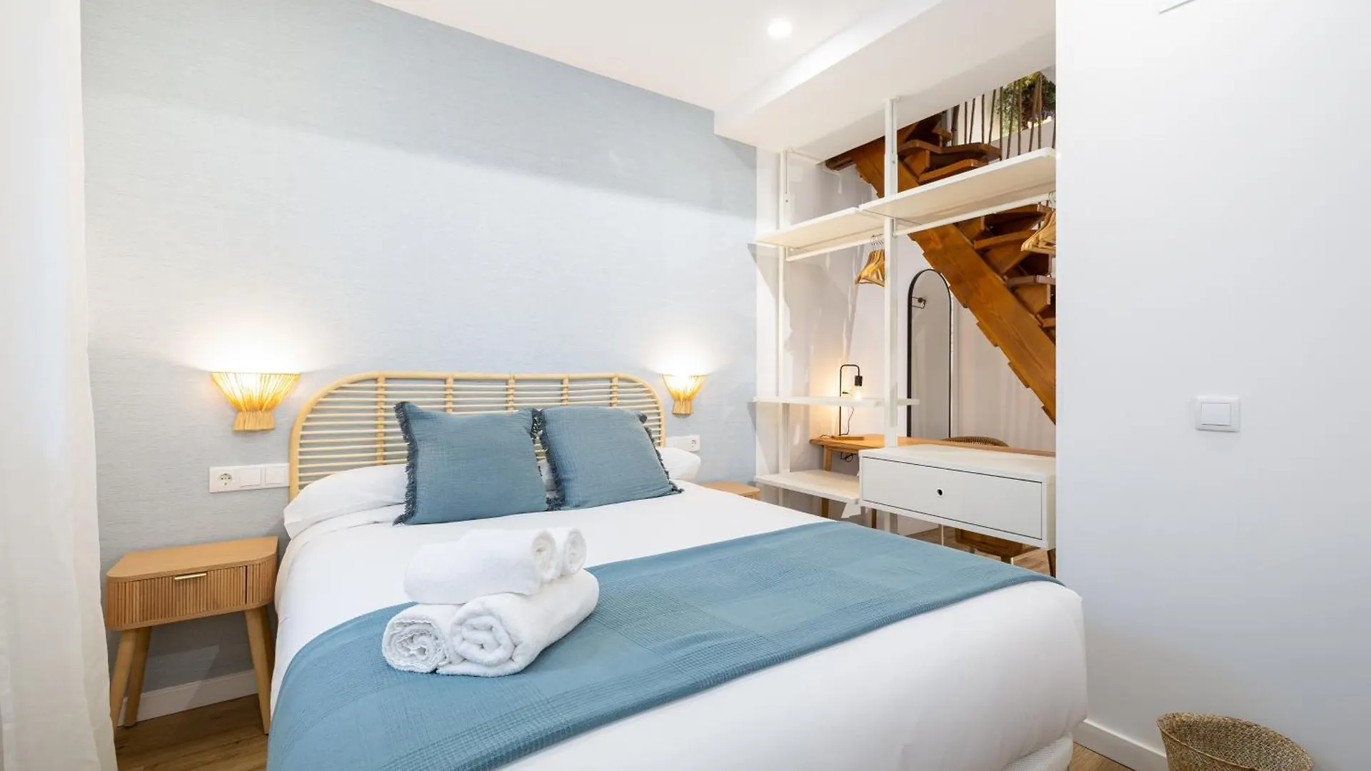 Modern Duplex Courtyard -2Bedrooms 2Baths Malaga