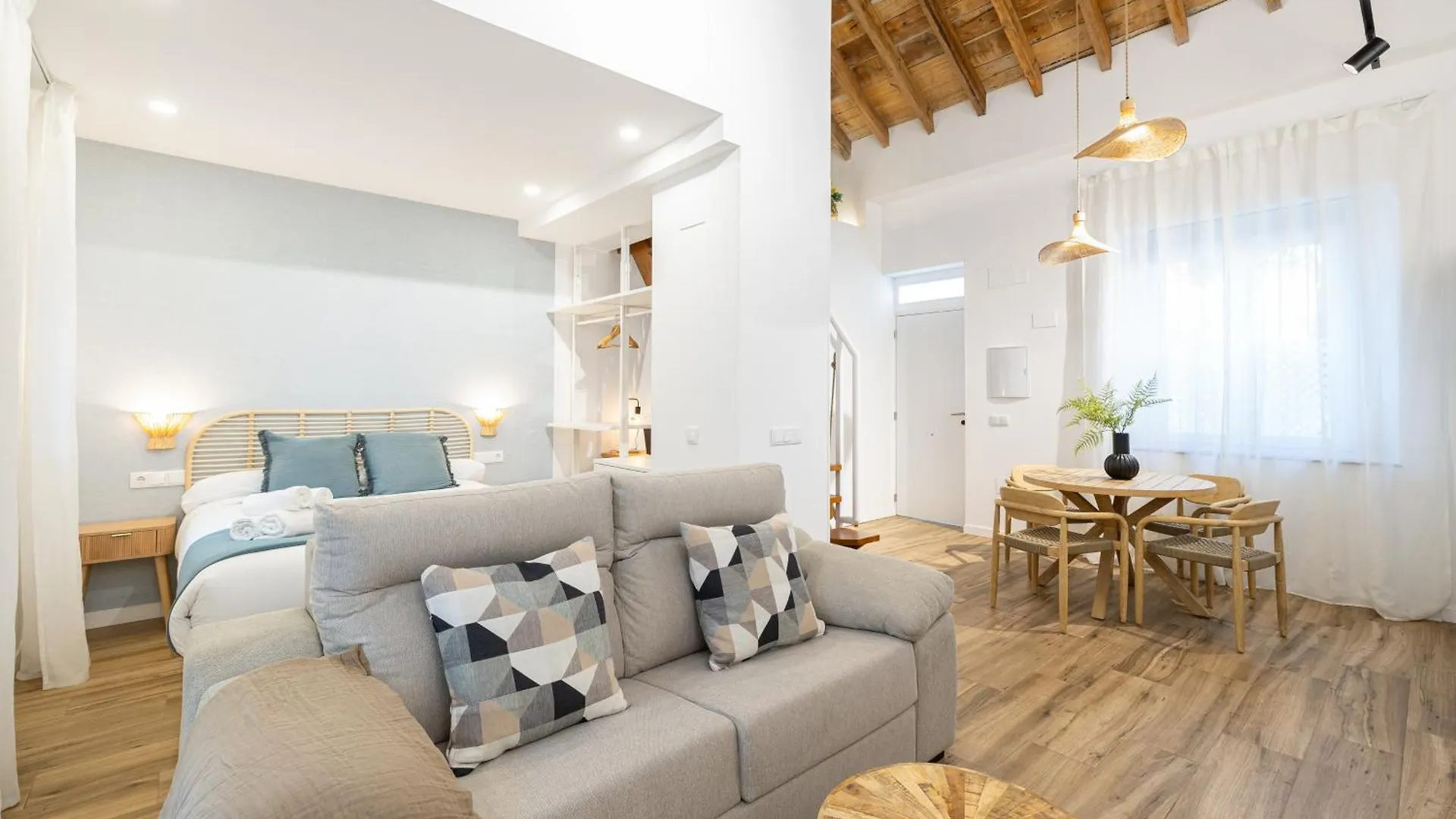 Modern Duplex Courtyard -2Bedrooms 2Baths Malaga Apartment