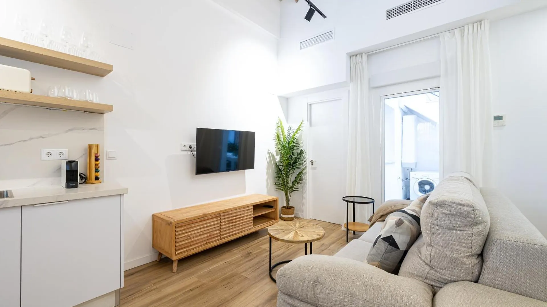 Modern Duplex Courtyard -2Bedrooms 2Baths Malaga