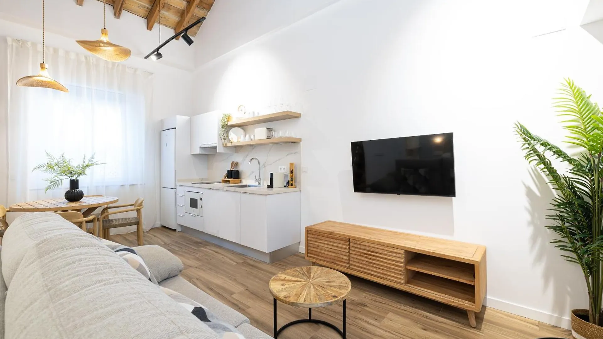 Apartment Modern Duplex Courtyard -2Bedrooms 2Baths Malaga